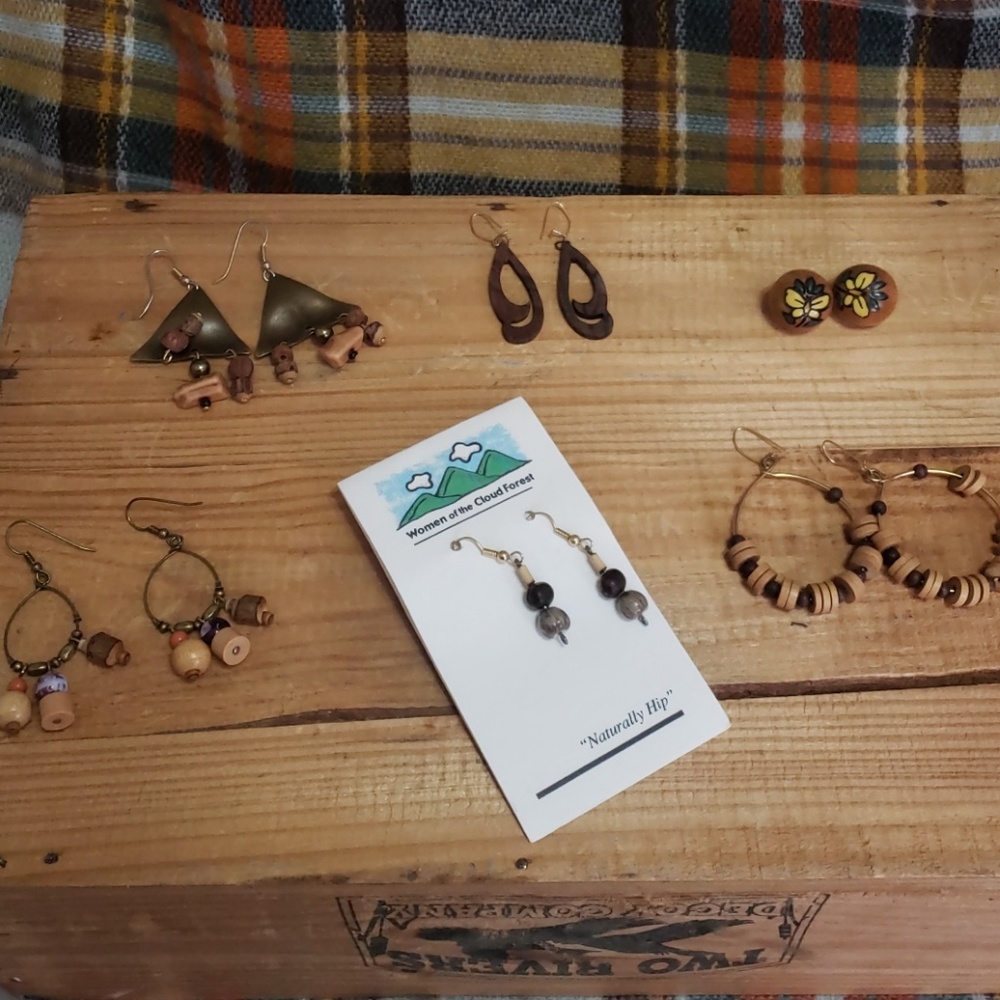 Vintage wood beaded earrings 6 pair